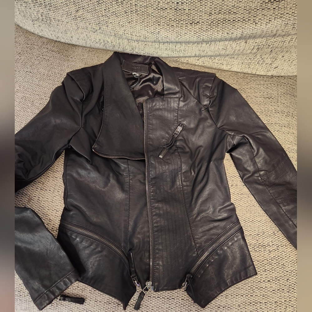 NwT Blank NYC Tailored Vegan Leather Biker Moto Jacket Black Size Small - Picture 14 of 14
